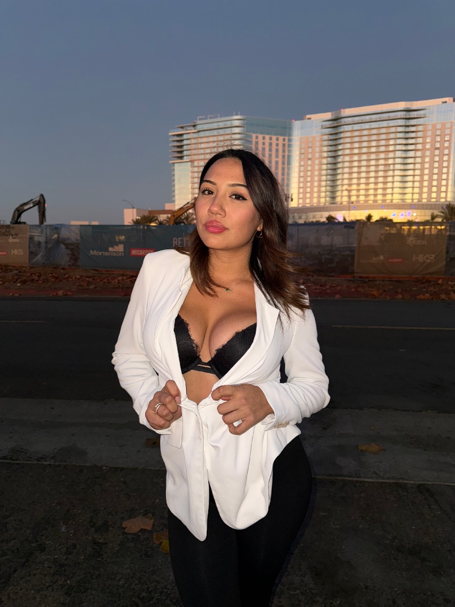 Take a pause and enjoy Ali Cruz — streaming from Kayseri