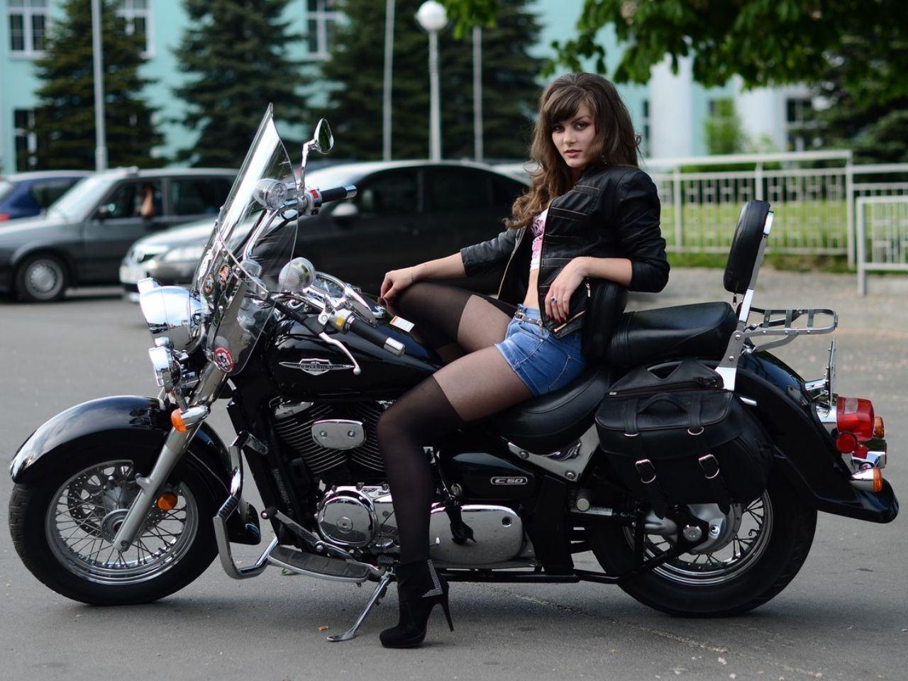European women on bikes in Kayseri