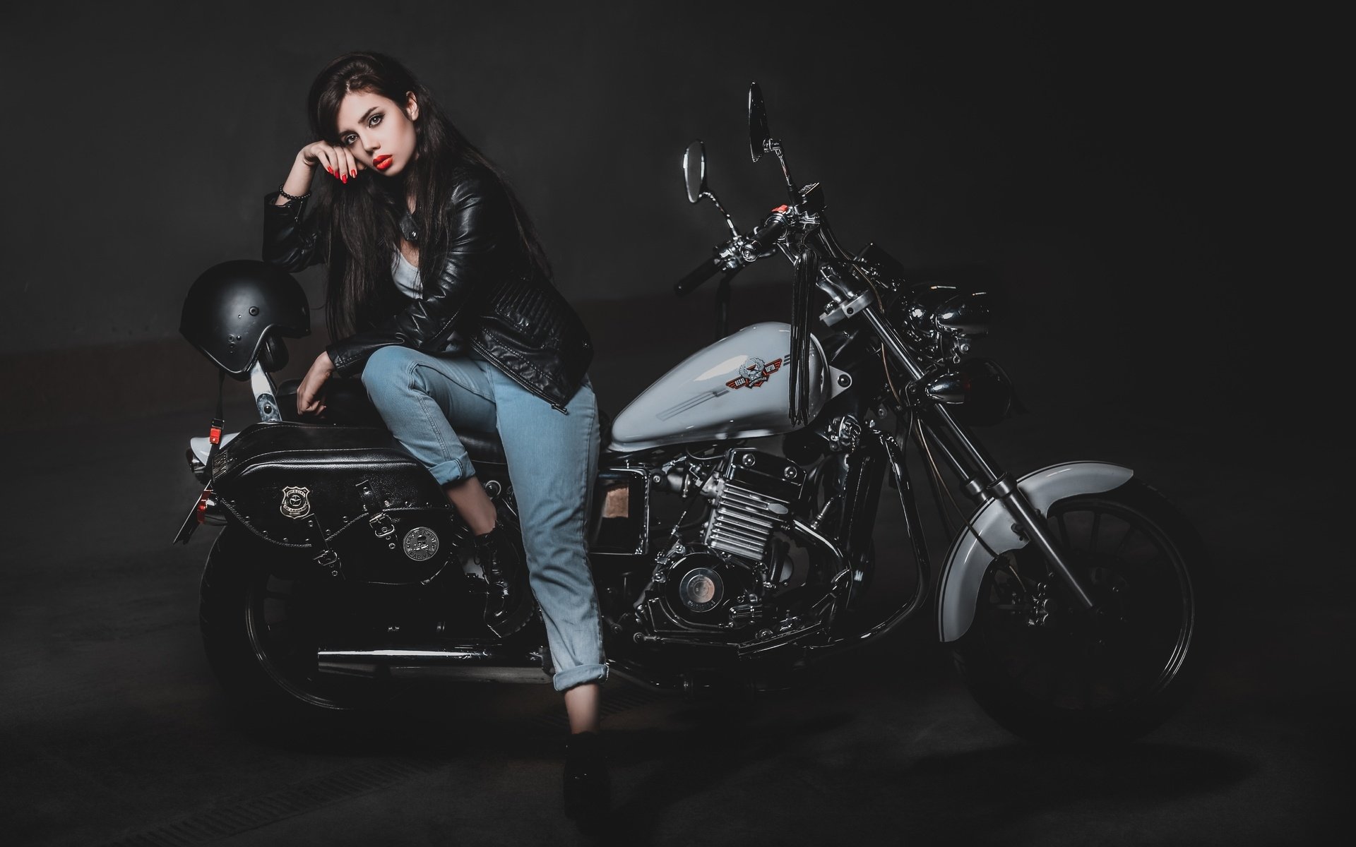 Biker girls: style and drive in Kayseri