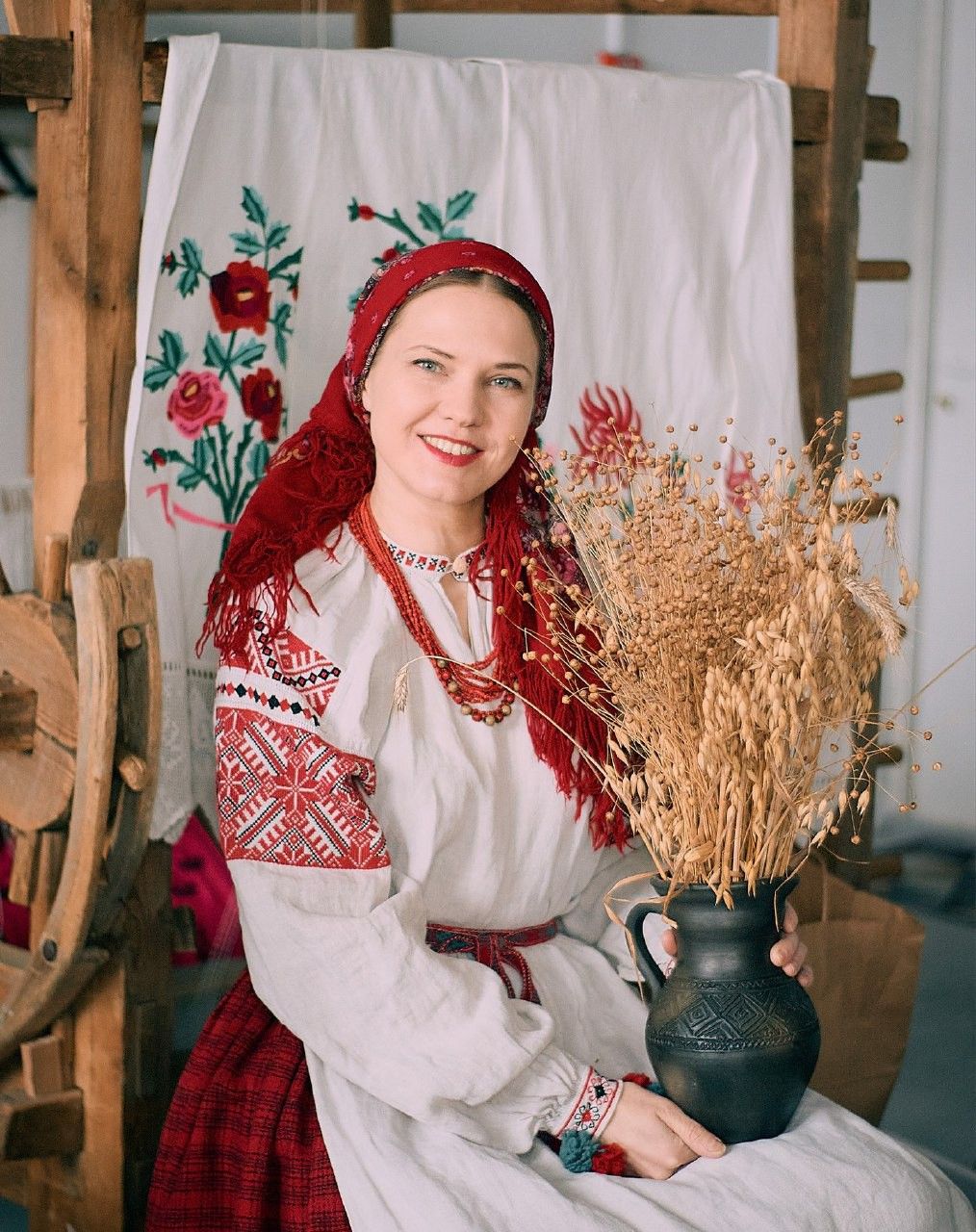 Women in Slavic costumes in Kayseri