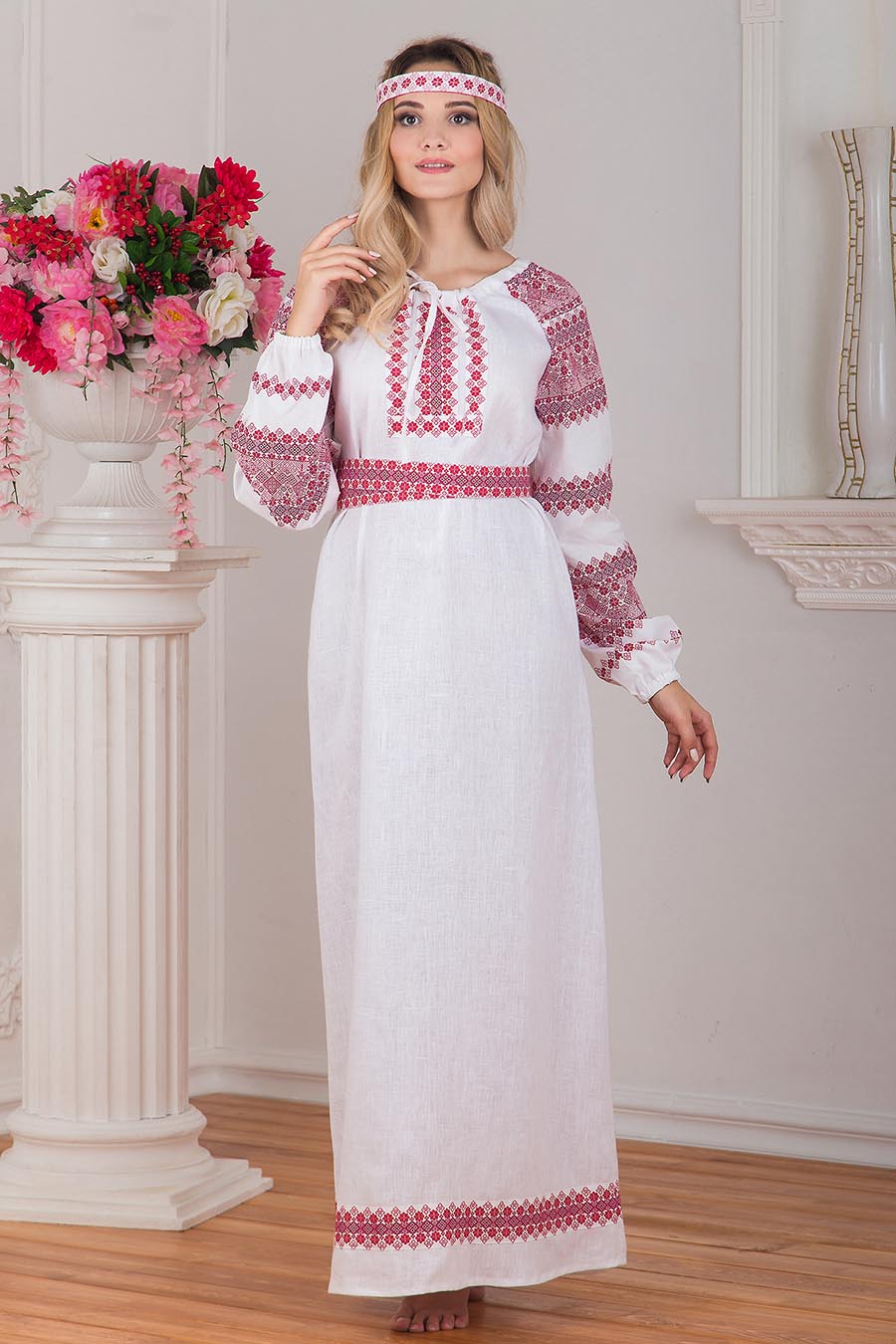 Women in Slavic costumes in Kayseri