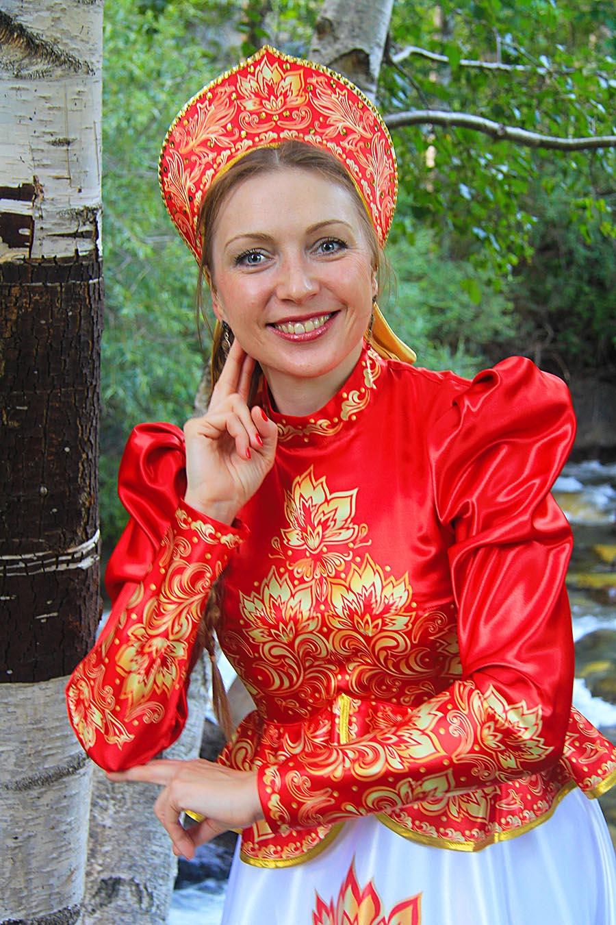Women in Slavic costumes in Kayseri