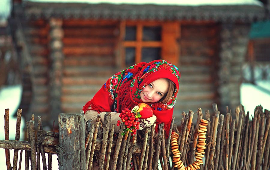 Sexy girl Women in Slavic costumes in Kayseri