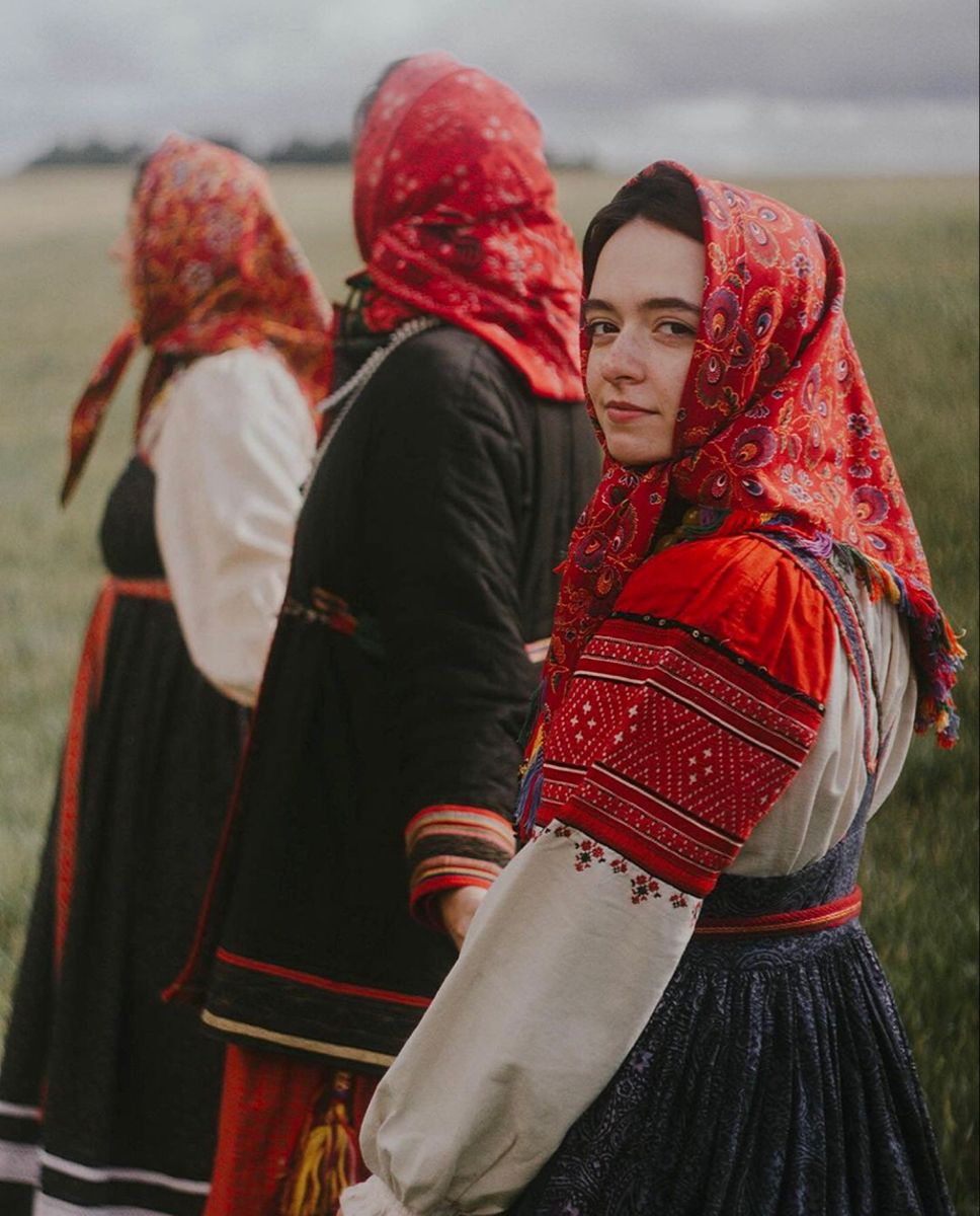 Women in Slavic costumes in Kayseri