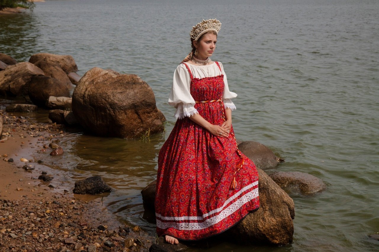 Women in Slavic costumes in Kayseri