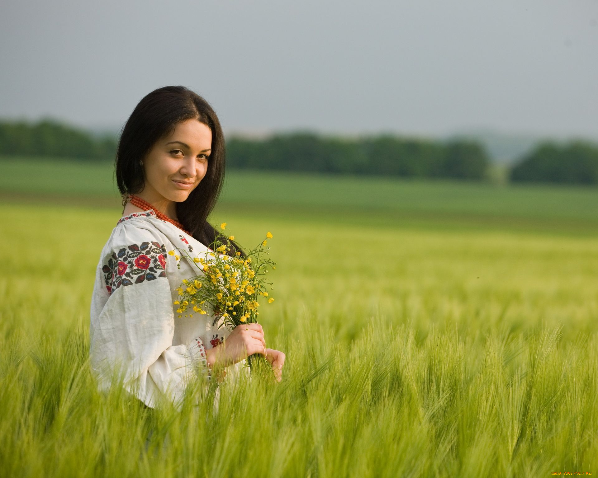 Women in Slavic costumes in Kayseri