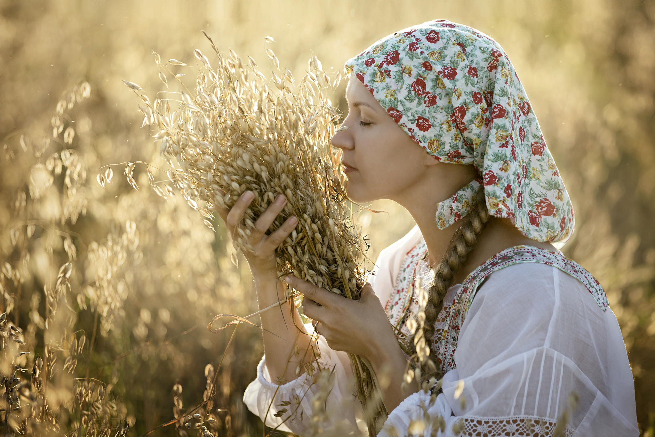 Photo Women in Slavic costumes in Kayseri